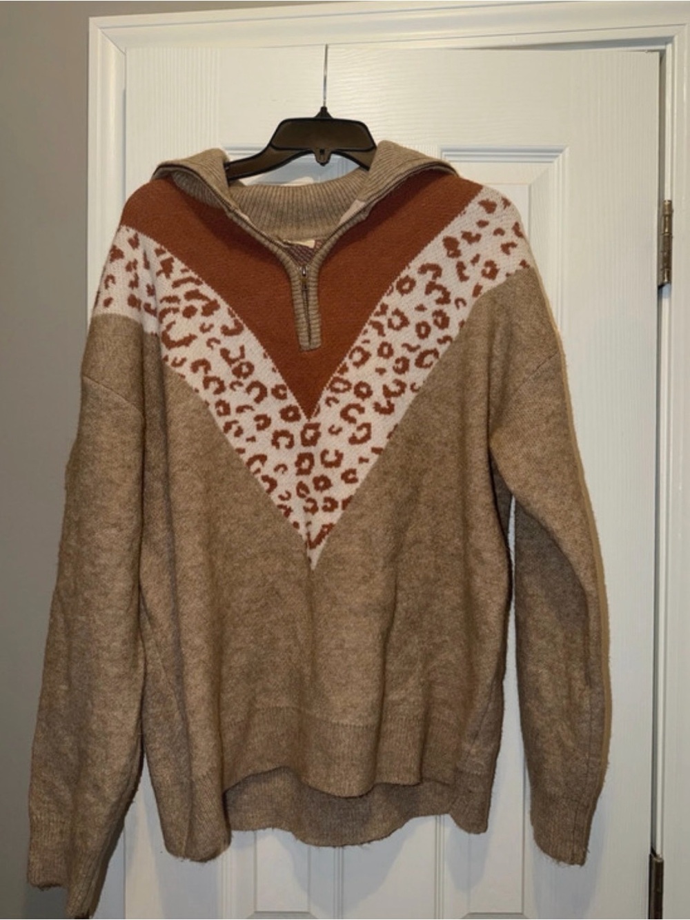 entro Tan & Rust Leopard Chevron Half-Zip Sweater